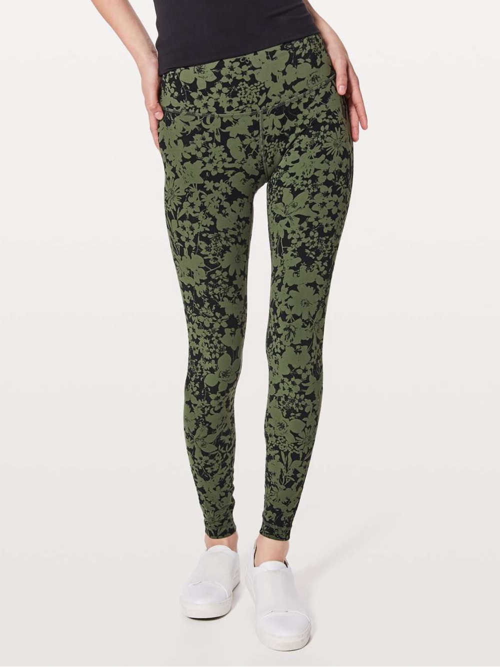 Lululemon Align Leggings 28" size 2 in
Floral Camo Barracks Green Black